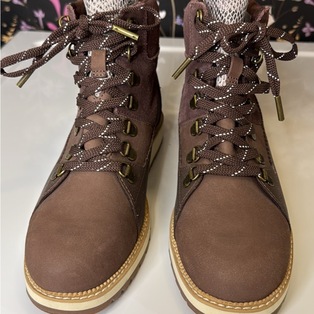 Toms Brown Lace-Up Boots NWOT